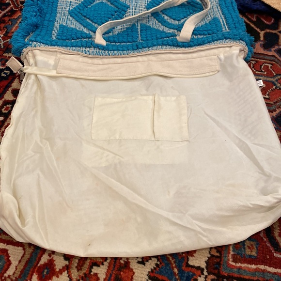 Turquoise woven tote bag for travel, beach, pool. - Picture 3 of 3